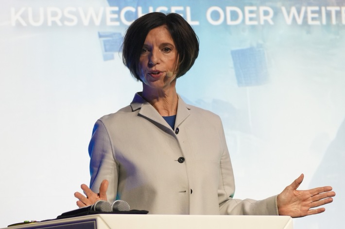 Reformen, und zwar schnell! Coface Kongress diskutiert Perspektiven für den Wirtschaftsstandort Deutschland