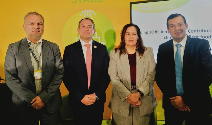 kolumbianischen Botschafterin in Deutschland, I. E. Yadir Salazar-Mejía, Direktor von Procolombia in Deutschland Victor Alfonso Bautista-Olarte Präsident von AUGURA, Emerson Aguirre-Medina, Präsident von ASBAMA, José Francisco Zúñiga-Cotes / Weiterer Text über ots und www.presseportal.de/nr/173467 / Die Verwendung dieses Bildes für redaktionelle Zwecke ist unter Beachtung aller mitgeteilten Nutzungsbedingungen zulässig und dann auch honorarfrei. Veröffentlichung ausschließlich mit Bildrechte-Hinweis.