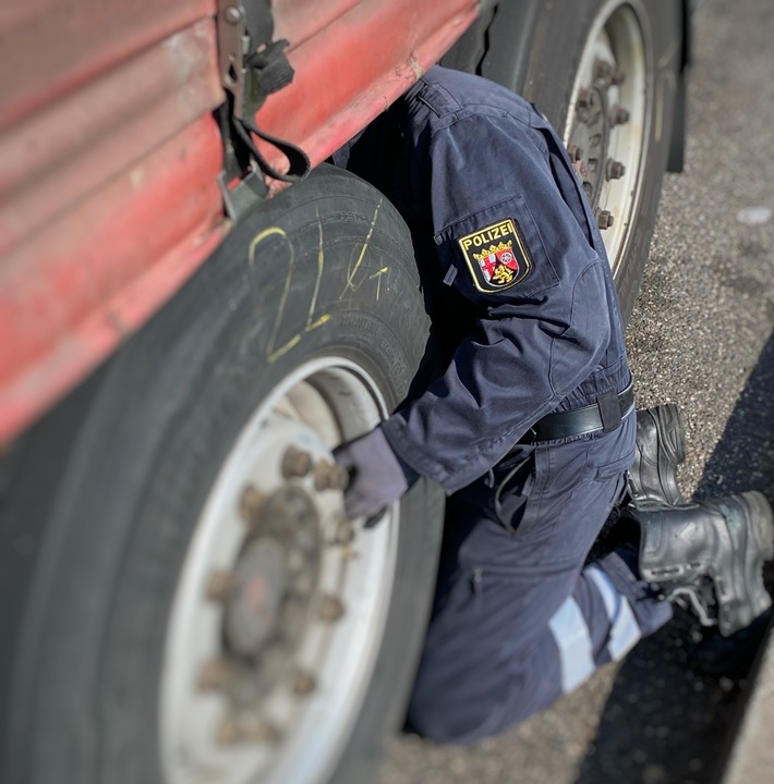 POL-PDNW: Keine Softdrinks für Stuttgart - Polizei stoppt Getränketransport wegen manipulierter Bremsanlage