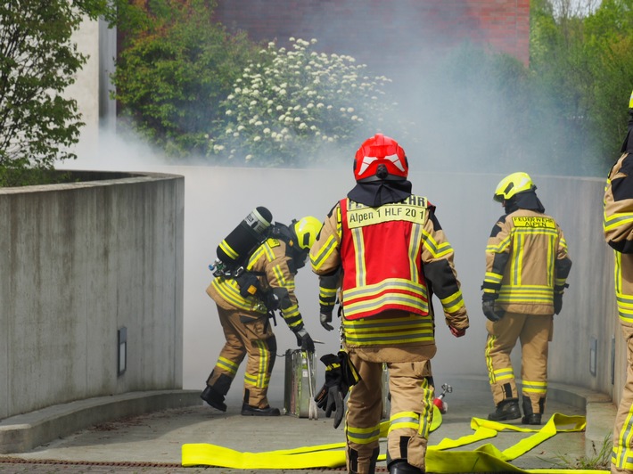 FW Alpen: Interkommunaler Trainingstag am Institut der Feuerwehr in Münster