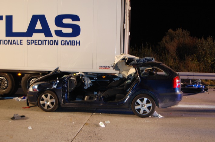 POL-HI: Verkehrsunfall mit zwei schwer veletzten Personen auf der Autobahn bei Hildesheim