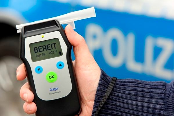POL-REK: 180226-1: Betrunkener Mann "regelt Verkehr" - Kerpen/Bergheim