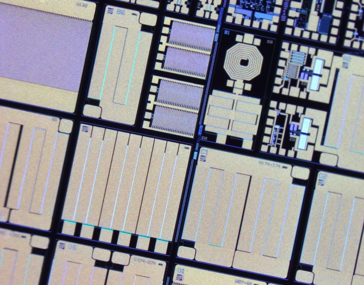 GaN Niedervolt-Designs ermöglichen kompakten 3-Phasen Motorinverter IC