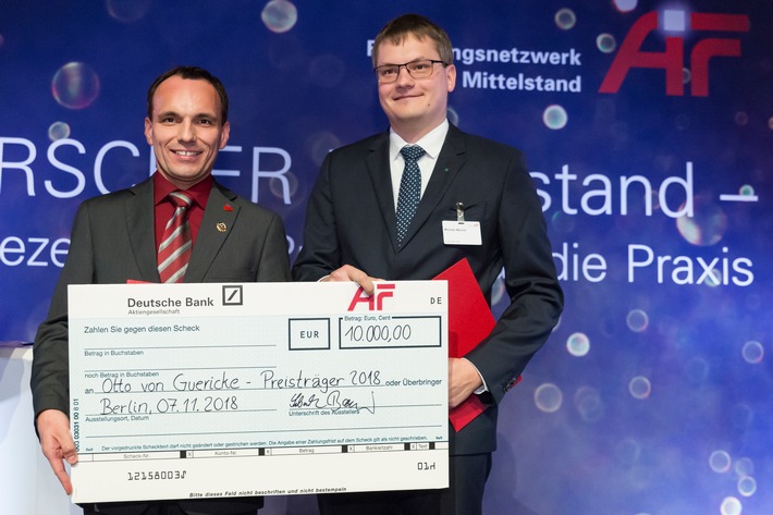 Bessere Behandlungsmöglichkeiten für Skoliosepatienten - Otto von Guericke-Preis 2018 der AiF geht nach Dresden