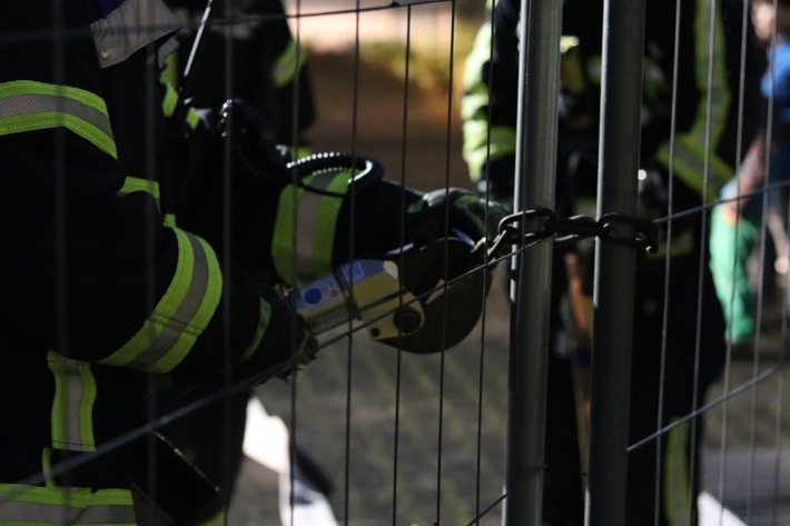 FW-EN: Wetter - Garagenbrand mit mehreren Verletzten