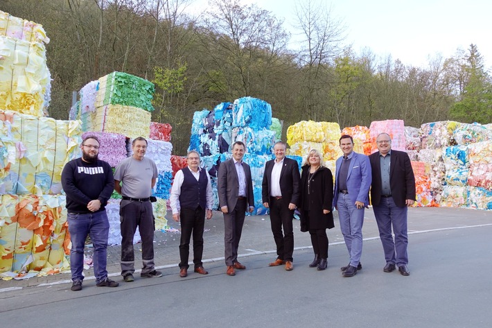 FDP-Politiker besuchen Koehler Paper Werk in Greiz
