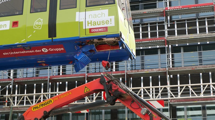 FW-DO: Ergänzung: FW-DO: Unfall zwischen H-Bahn und Autokran am Campus Nord - Bilddokumentation