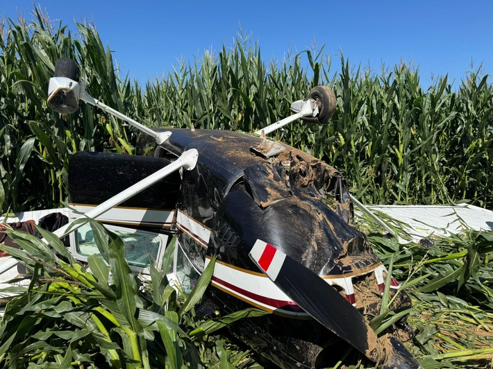 FW-Lohmar: Abgestürztes Kleinflugzeug in Lohmar-Algert