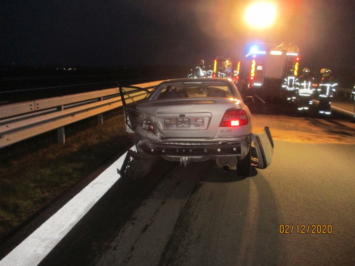 POL-STD: Unfall auf der A26 führt zu vierstündiger Vollsperrung