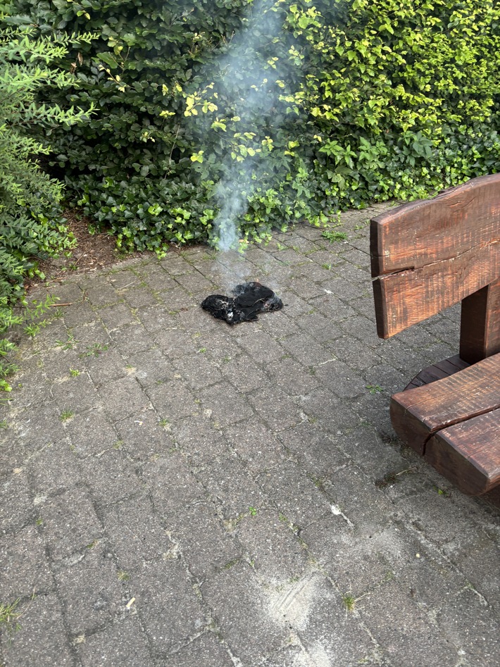 FW-OLL: Skurriler Kleinbrand & Tragehilfe beschäftigten Feuerwehr am Wochenende
