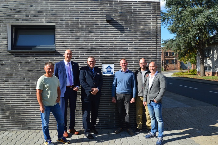 POL-DN: Netzwerk "Zuhause sicher" - Plakettenverleihung in Frauwüllesheim