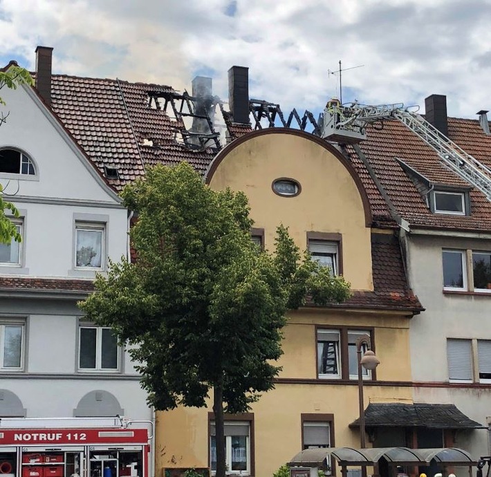 POL-PDPS: Gemeinsame Pressemitteilung der Staatsanwaltschaft Zweibrücken und der Polizeidirektion Pirmasens - Brand eines Mehrfamilienhauses - Leichnam bei erster Begehung im Obergeschoß aufgefunden