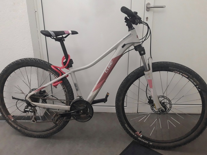 POL-WE: Bad Nauheim: Besitzer gesucht! - Wem gehört das Mountainbike?