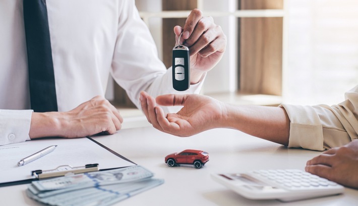 Autokreditverträge der BMW Bank widerrufbar - Kunde schuldet keinen Nutzungsersatz. Autokreditverträge der BMW Bank fehlerhaft - Die Möglichkeit, Ihr Geld zurückzuverlangen (Bild ausschließlich zur redaktionellen Nutzung). Weiterer Text über ots und www.presseportal.de/nr/122701 / Die Verwendung dieses Bildes ist für redaktionelle Zwecke honorarfrei. Veröffentlichung bitte unter Quellenangabe: "obs/Dr. Lehnen & Sinnig | Rechtsanwälte PartG mbB"
