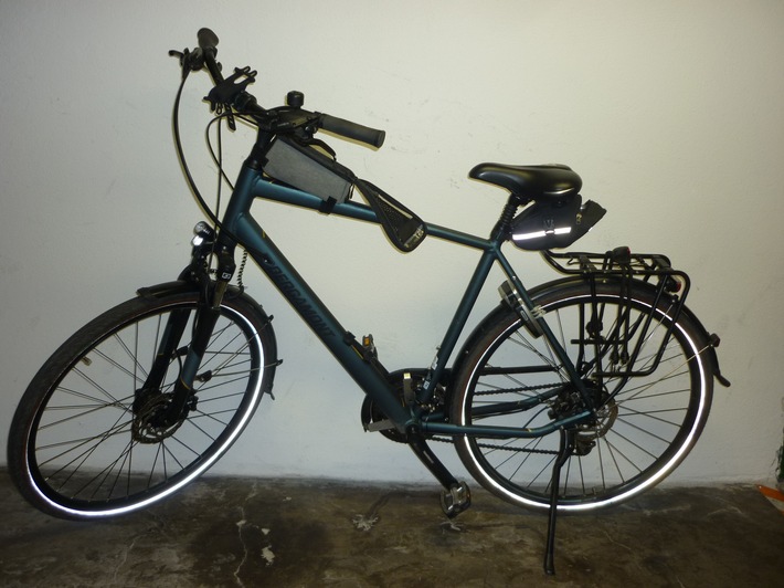 POL-BOR: Gronau - Fahrräder sichergestellt / Eigentümer gesucht