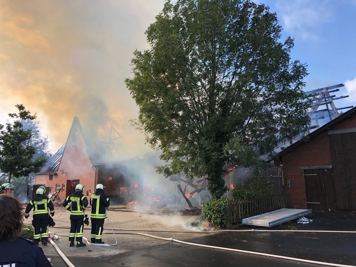 POL-COE: Nottuln, Buxtrup/ Brand eines Bauernhofes