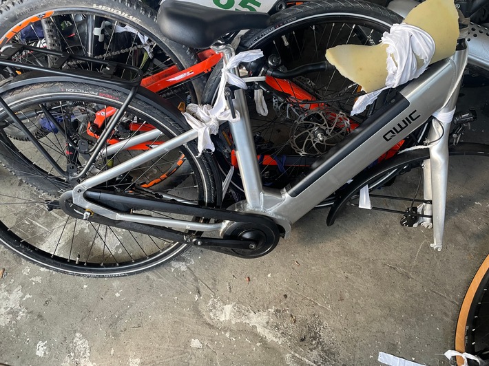 POL-DU: Hochemmerich/Dellviertel: Fahrraddiebstahl - Polizei sucht Zeugen und Fahrradeigentümer
