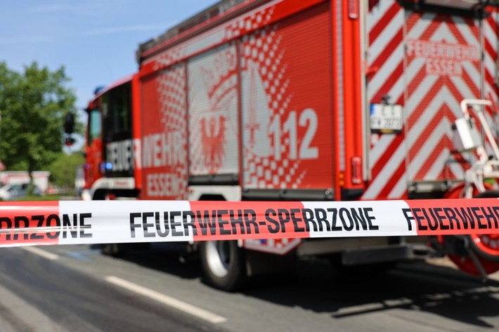 FW-E: Brandserie in der Nacht - Feuerwehr Essen im Dauereinsatz