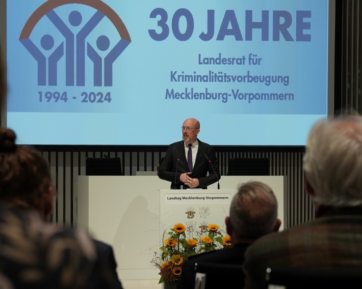 IM-MV: 30 Jahre Landesrat für Kriminalitätsvorbeugung Innenminister Christian Pegel dankt für engagierte Kriminalitätsprävention