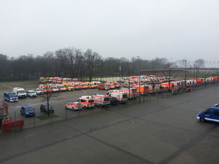 FW-MH: Feuerwehr Mülheim unterstützt bei der Evakuierung in Düsseldorf