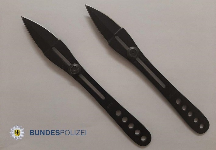 BPOL NRW: Flucht unterbunden, Waffen abgenommen: Bundespolizei nimmt zweifach Gesuchten fest