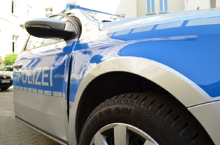 POL-FL: Flensburg - Donnerstagmittag: 3 Rumänen nach Verfolgungsfahrt über die Grenze in Flensburg gestellt
