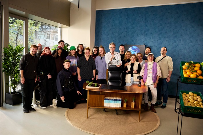 Wissen meets Klimaschutz: Drehstart für neue Folgen von "Wissen vor acht - Erde" mit Eckart von Hirschhausen und Berichterstattung zur UN-Klimakonferenz