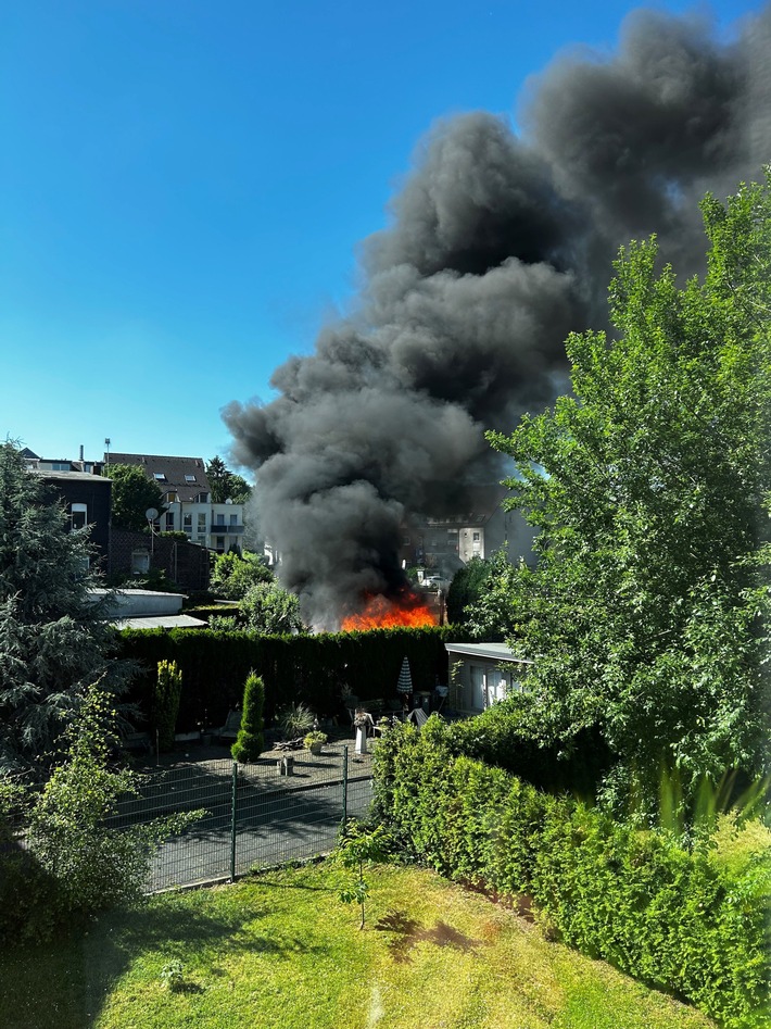 FW-BO: Zwei Gartenlauben in Wiemelhausen ausgebrannt