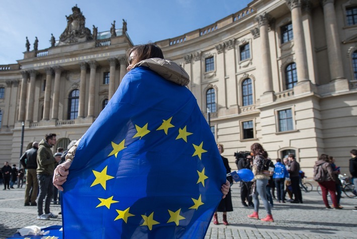 Neuer Service für die Medien: Mit EUreWAHL stellt das Europäische Parlament Informationspakete zur Europawahl bereit. Weiterer Text über ots und www.presseportal.de/nr/8218 / Die Verwendung dieses Bildes ist für redaktionelle Zwecke honorarfrei. Veröffentlichung bitte unter Quellenangabe: "obs/dpa Deutsche Presse-Agentur GmbH/Silas Stein"
