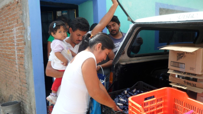 Erneute Überschwemmungen in Mexiko / nuestros pequeños hermanos hilft Opfern