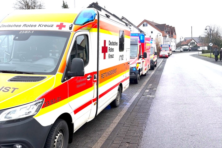 FW VG Asbach: Reizgas an Realschule Asbach versprüht / zwei leichtverletzte Kinder