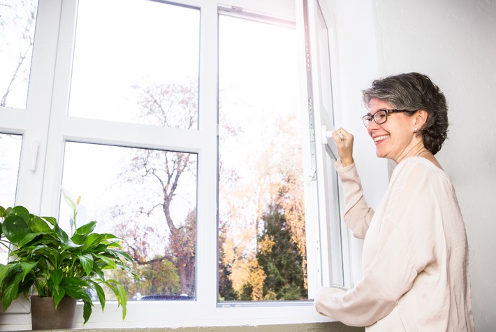 Optimales Raumklima in der kalten Jahreszeit: Richtig lüften, richtig heizen / Warum Stoßlüften im Winter Pflicht ist - und wie Sie ihr Zuhause gesund halten