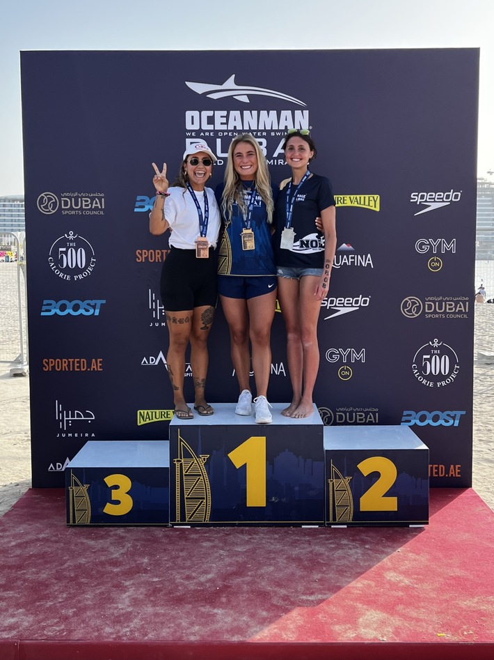 Triumph in der Altersklasse 20-29 Jahre beim Oceanman in Dubai / Ausnahmeathletin Nathalie Pohl schnellste Frau in 02:38:22 Stunden