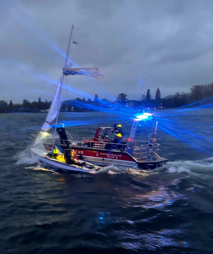 FW-Radolfzell: Havariertes Segelboot durch Sturm