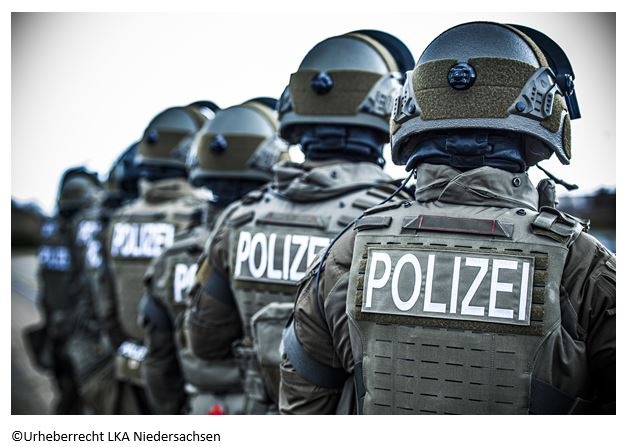 POL-AUR: Größere Einsatzlage in Wiesens- Tatverdächtiger durch SEK festgenommen