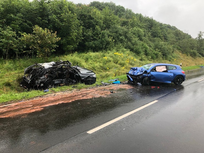 POL-PDWIL: Tödlicher Verkehrsunfall