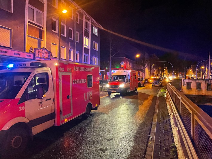 FW-DO: Kellerbrand in der Dortmunder Innenstadt - 15 Bewohner mussten zwischenzeitlich ihre Wohnung verlassen