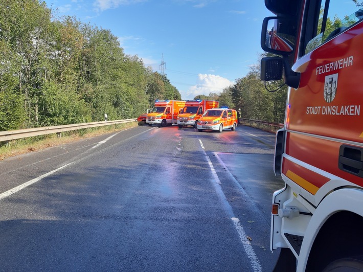 FW Dinslaken: Verkehrsunfall auf der Brinkstraße