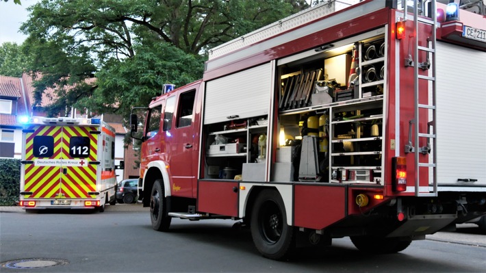 FW Celle: Küchenbrand in einem Seniorenheim und Garagenbrand - zwei Einsätze gleichzeitig für die Feuerwehr Celle!