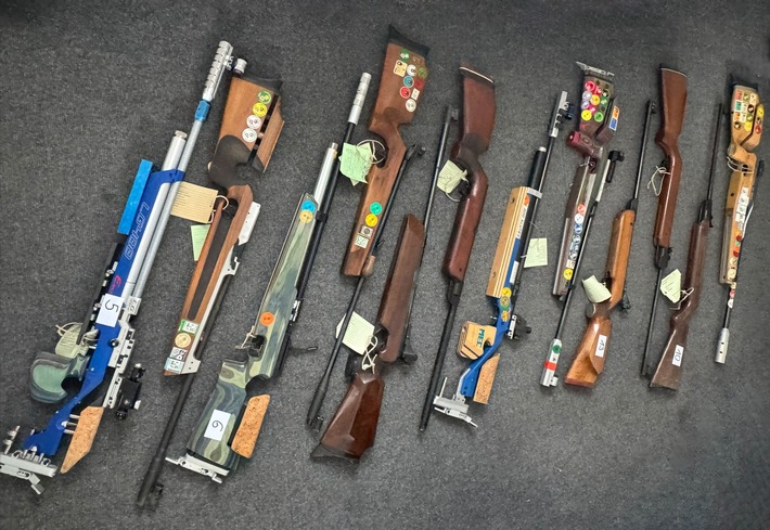 POL-UN: Kamen - Umfangreiche Cannabis-Plantage und mehrere Schusswaffen bei Deutschem entdeckt und sichergestellt