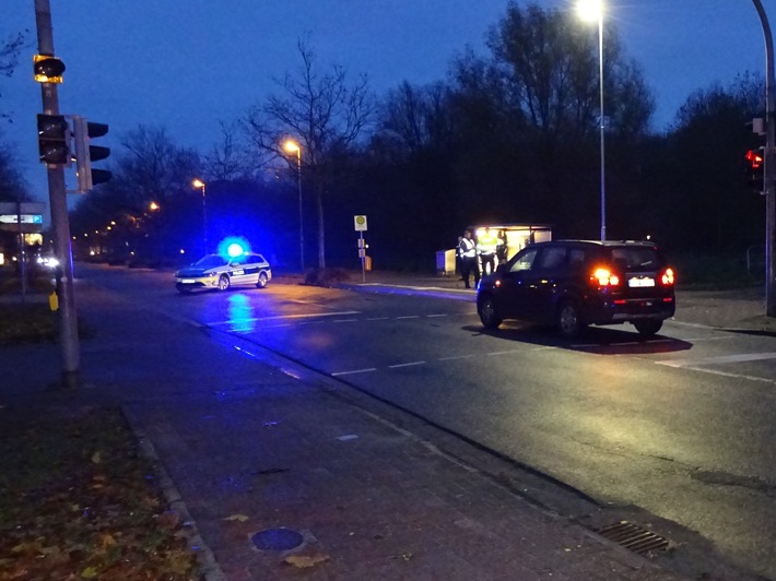 POL-WHV: Verkehrsunfall in Wilhelmshaven - Zusammenstoß mit einem Kind - Fahrzeugführer missachtete unter dem Einfluss von Drogen das Rotlicht (Foto) - Polizei stellt den Führerschein sicher