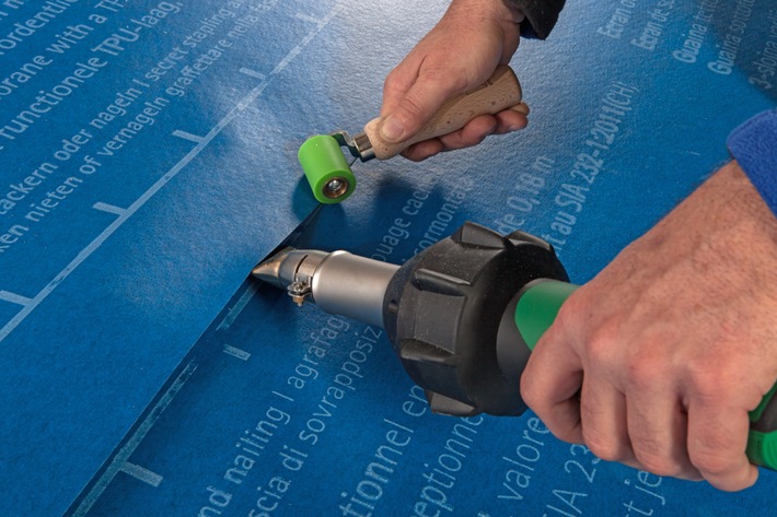 Swissbau 2016: Neue Lösungen für die Luftdichtung innen und Winddichtung aussen - pro clima in Halle 1.0 D41