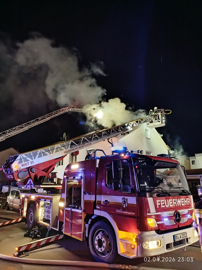LRA-Ravensburg: Großbrand in Wohnhaus in Weingarten - über 130 Einsatzkräfte im Einsatz