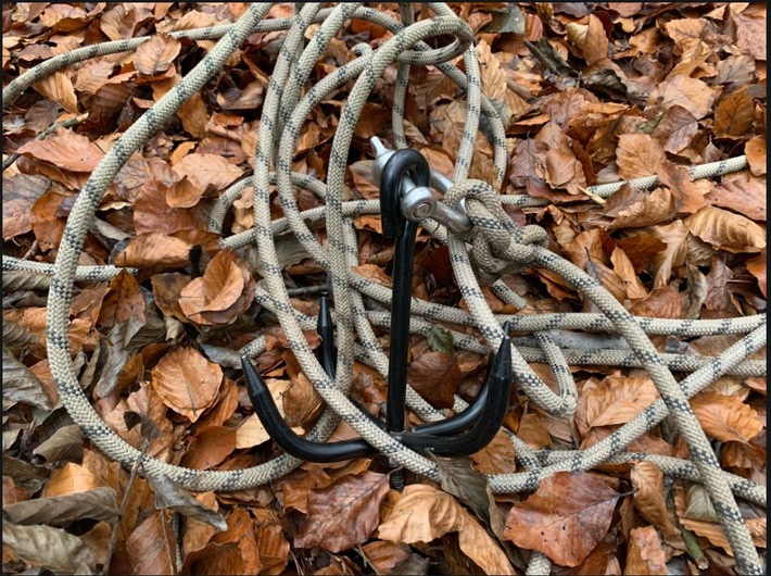 Polizei Presse A 49: 17. Einsatztag im Dannenröder Forst - Großes Camp zum Teil geräumt