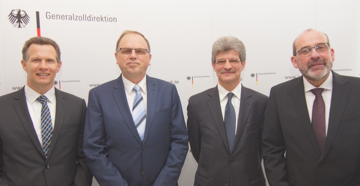 GZD: Generalzolldirektion: Führungsmannschaft vollzählig - Amtseinführung durch Staatssekretär Gatzer in Bonn