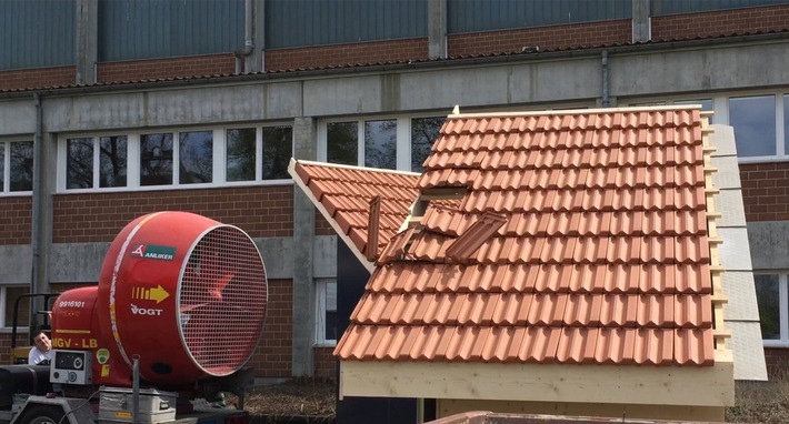 Einladung für Medienschaffende zur Tagung &quot;Gebäudehüllen im Wind-Härtetest