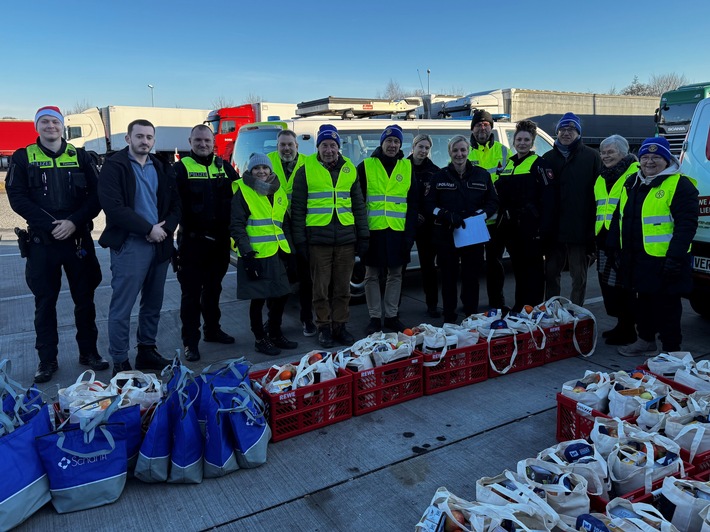 POL-VER: Weihnachtsaktion auf der Rastanlage Goldbach: Geschenktüten für Berufskraftfahrende