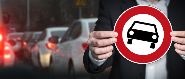 Fahrverbote kontrollieren: Automatische Fahrzeugerkennung statt Plaketten-Chaos - Digitale Lösung per IDePLATE-System könnte Polizei und Kommunen deutlich entlasten