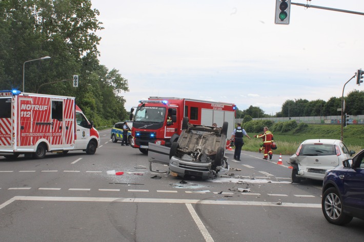 POL-DN: Ungebremst auf PKW aufgefahren