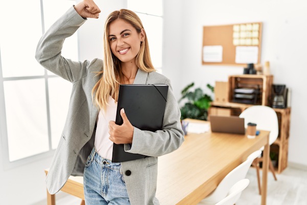 Back to Work – fit und fokussiert: Mit Optifast clever die Urlaubspfunde loswerden